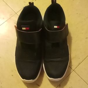 Womens size 4 1/2 tommy shoes